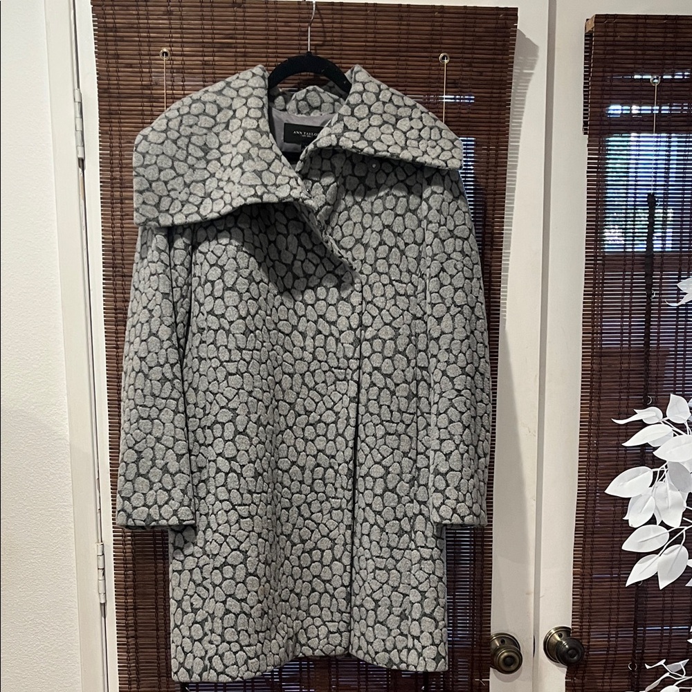 Ann Taylor Stone Patterned Women's Cape